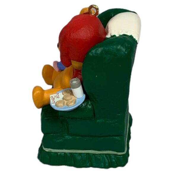 1997 Hallmark Ornament Waitin on Santa Vintage Winnie the Poo & Piglet Ornament - Picture 3 of 6